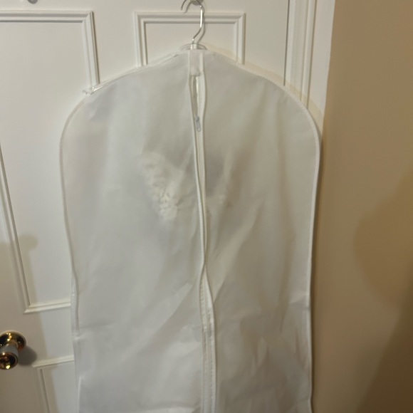 Enzoani Wedding Dress - Picture 6 of 6